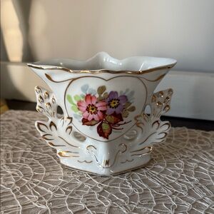 Mogi Das Cruzes Hand Painted Vase, Made In Brazil 3.5" tall. Vintage floral